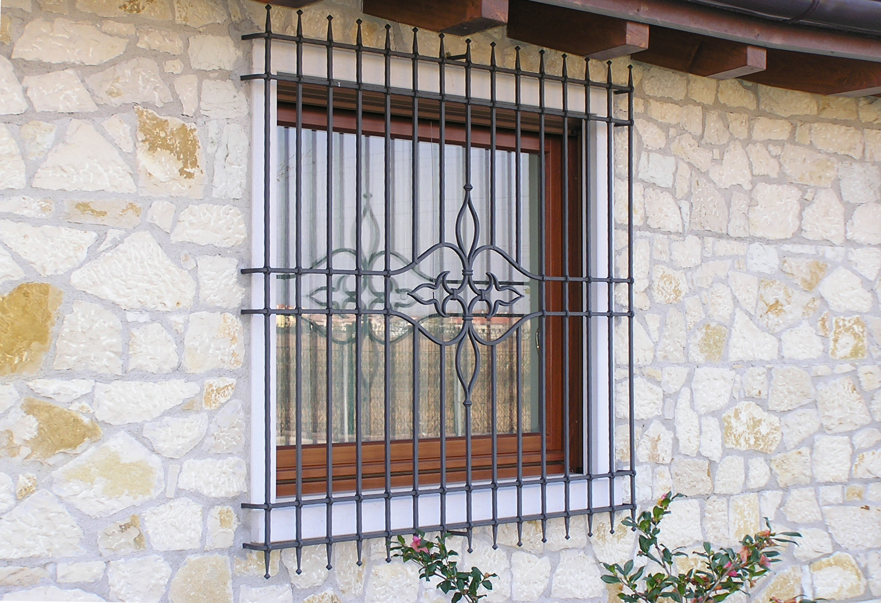 inferriate Slide background