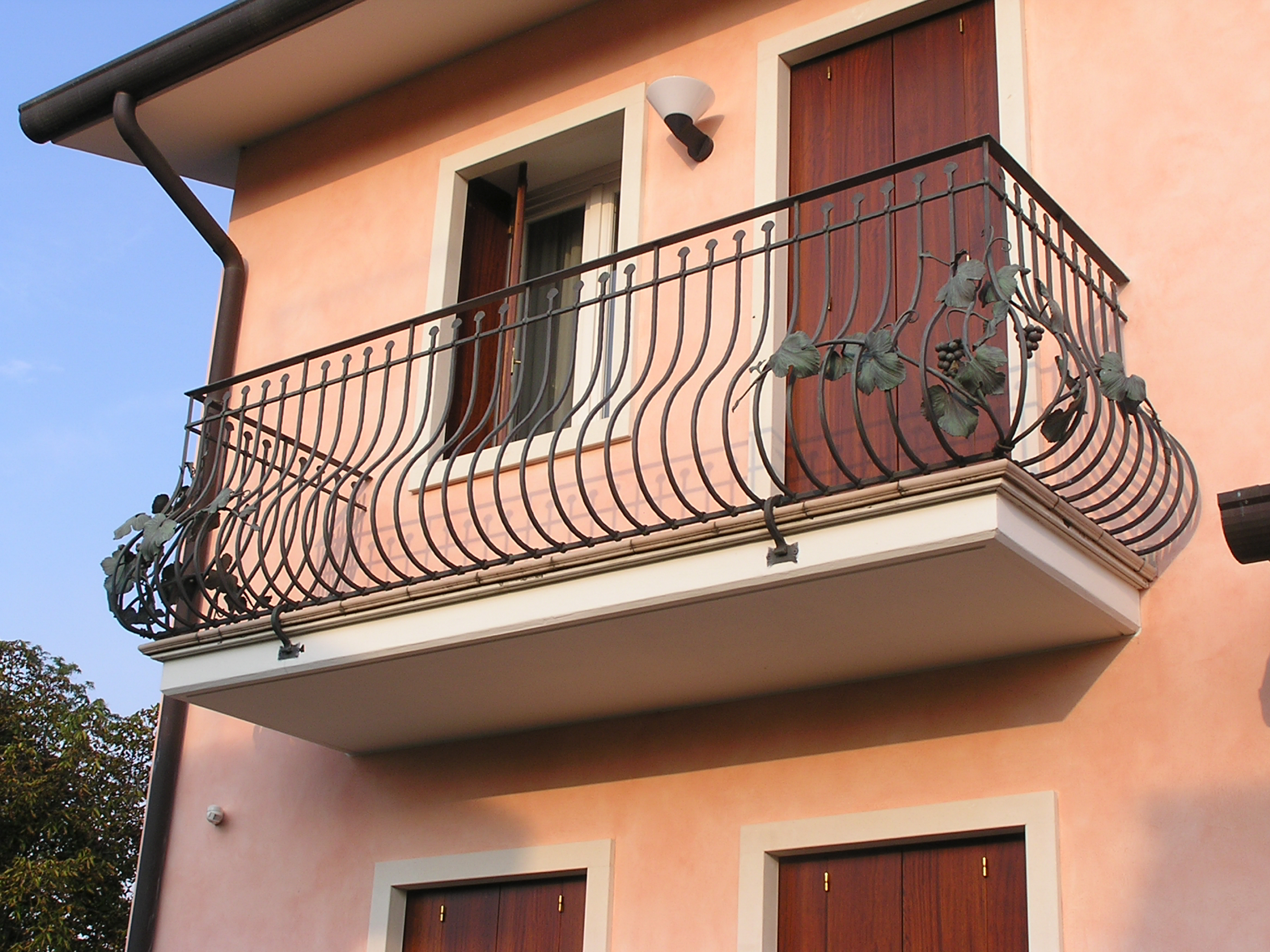 poggioli Slide background