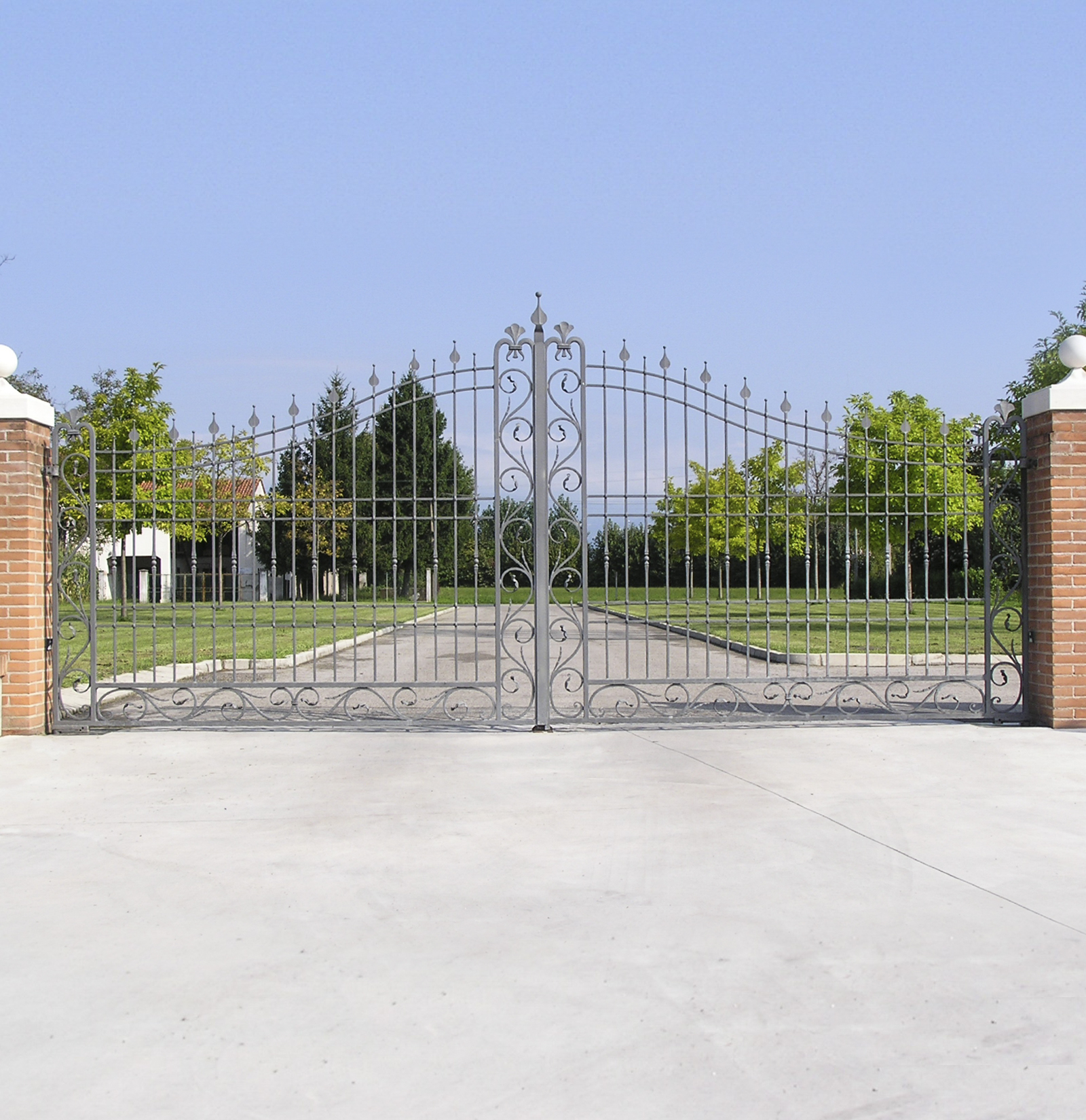 Cancelli Slide background